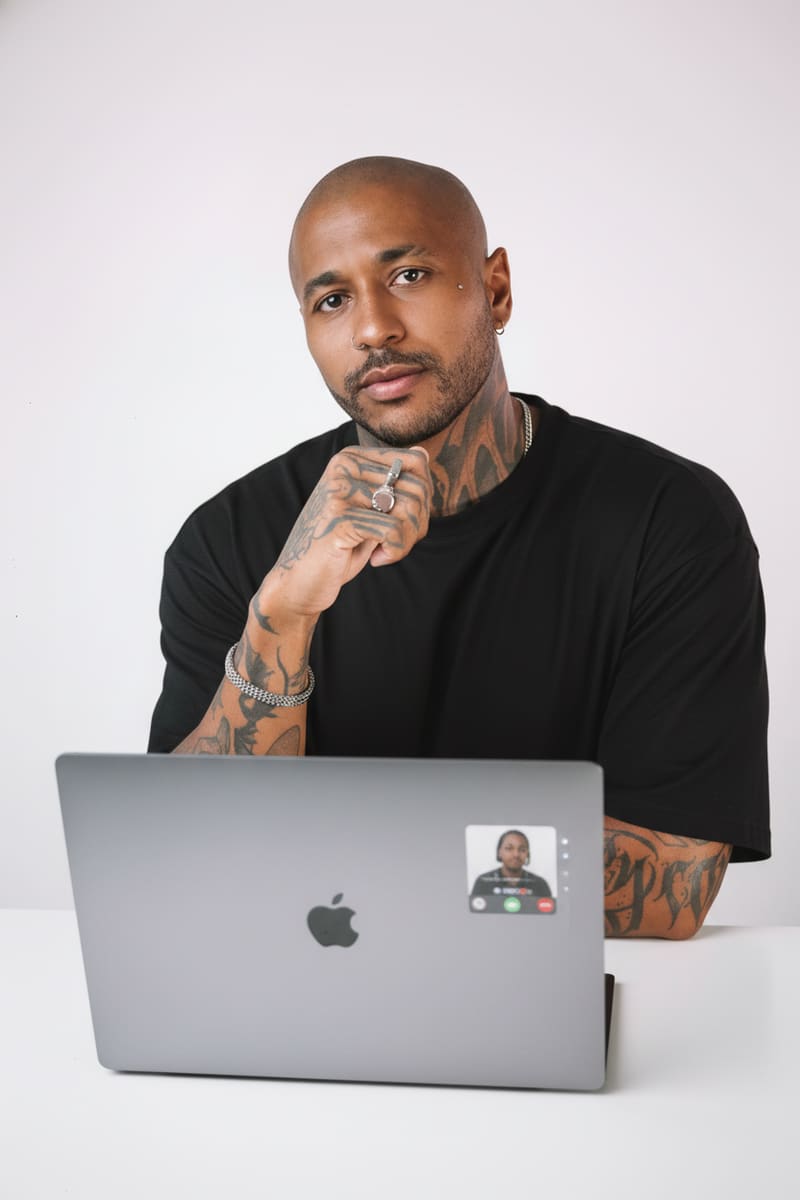 Thiago Lins em ambiente de call, postura de escuta atenta